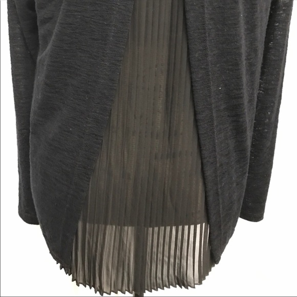 W5 Black Sweater with surprise Back Size M - Picture 4 of 6